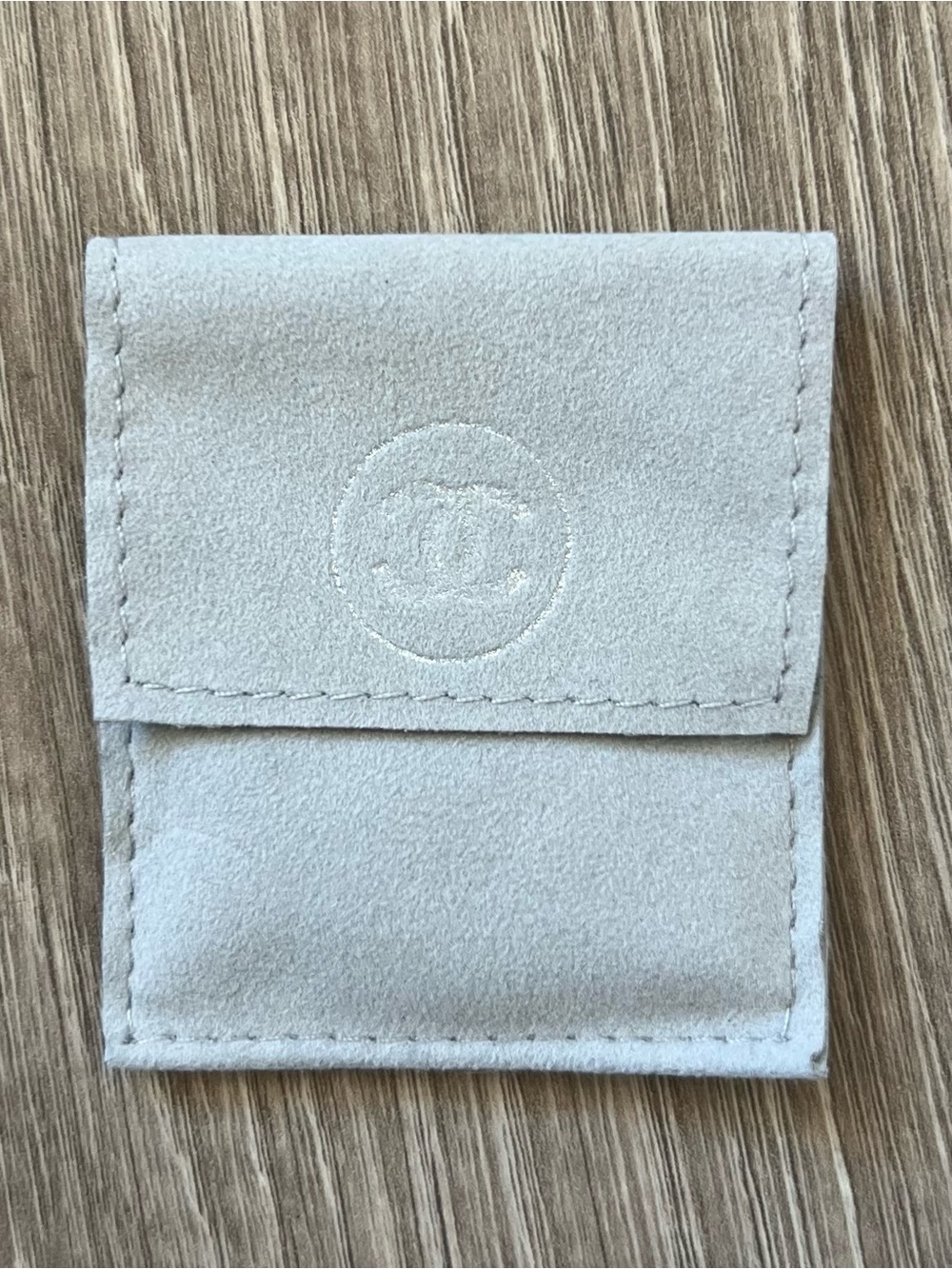 Chanel dust bag (C663)